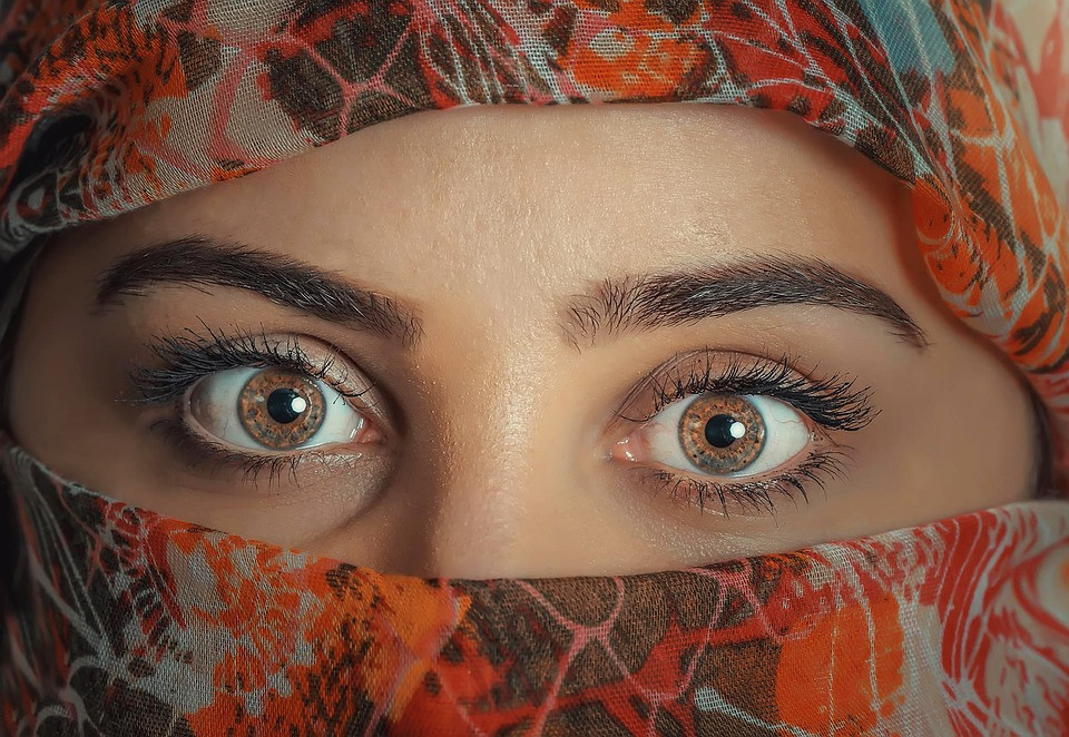 איך תוויות של זהות מינית והעדפה מינית משפיעות על מטופלי הטיפול